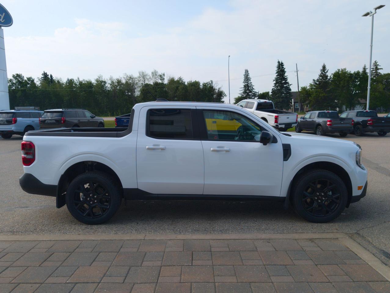 2026 Ford Maverick Lariat Photo4