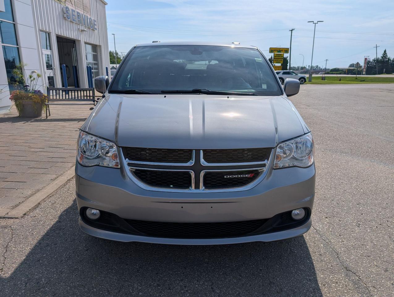 2020 Dodge Grand Caravan PREMIUM PLUS Photo2
