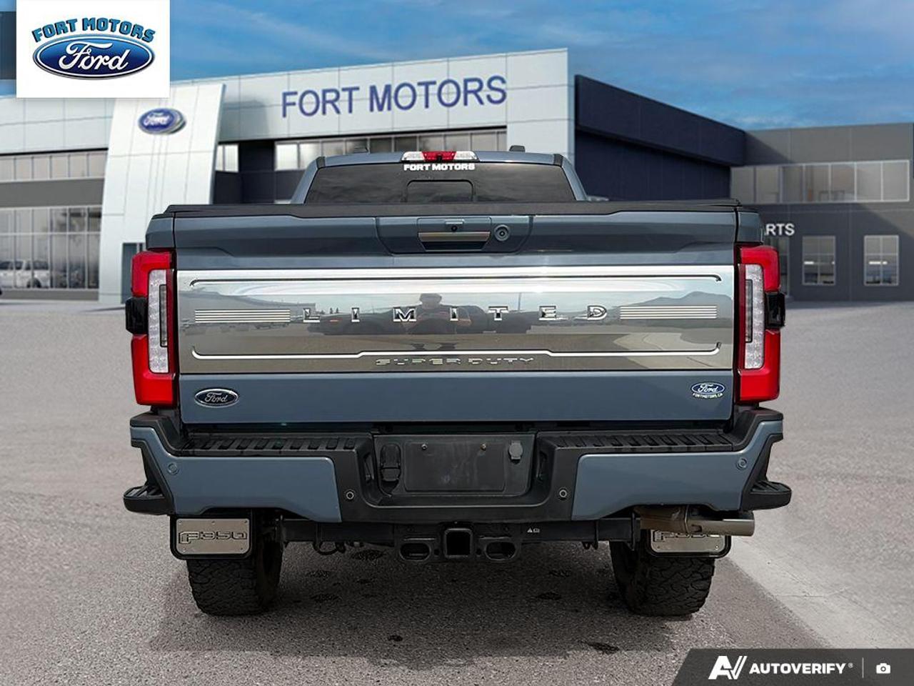 2023 Ford F-350 Super Duty SRW Limited Photo4