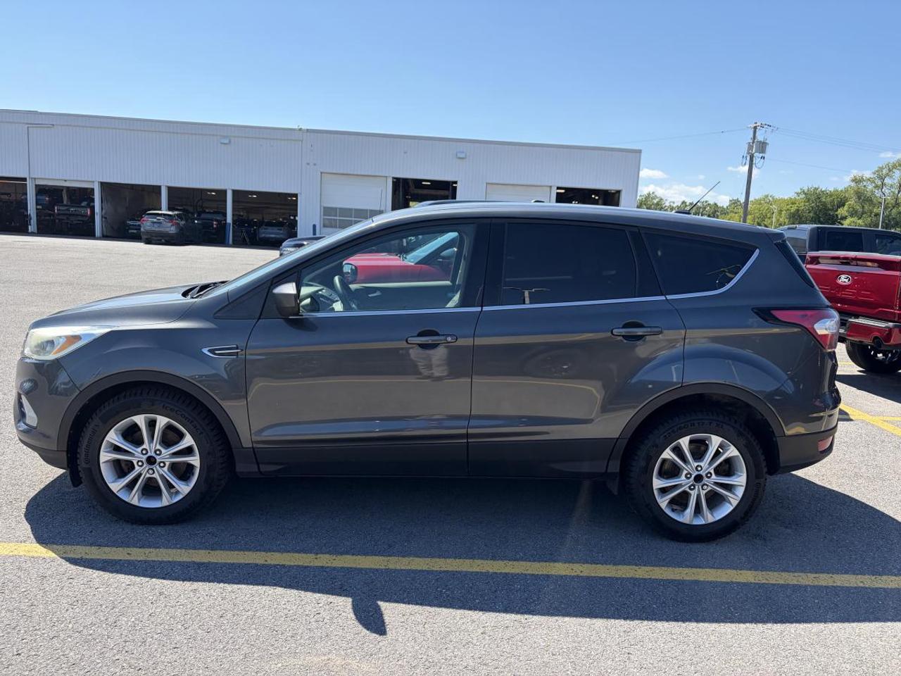 2017 Ford Escape SE Photo
