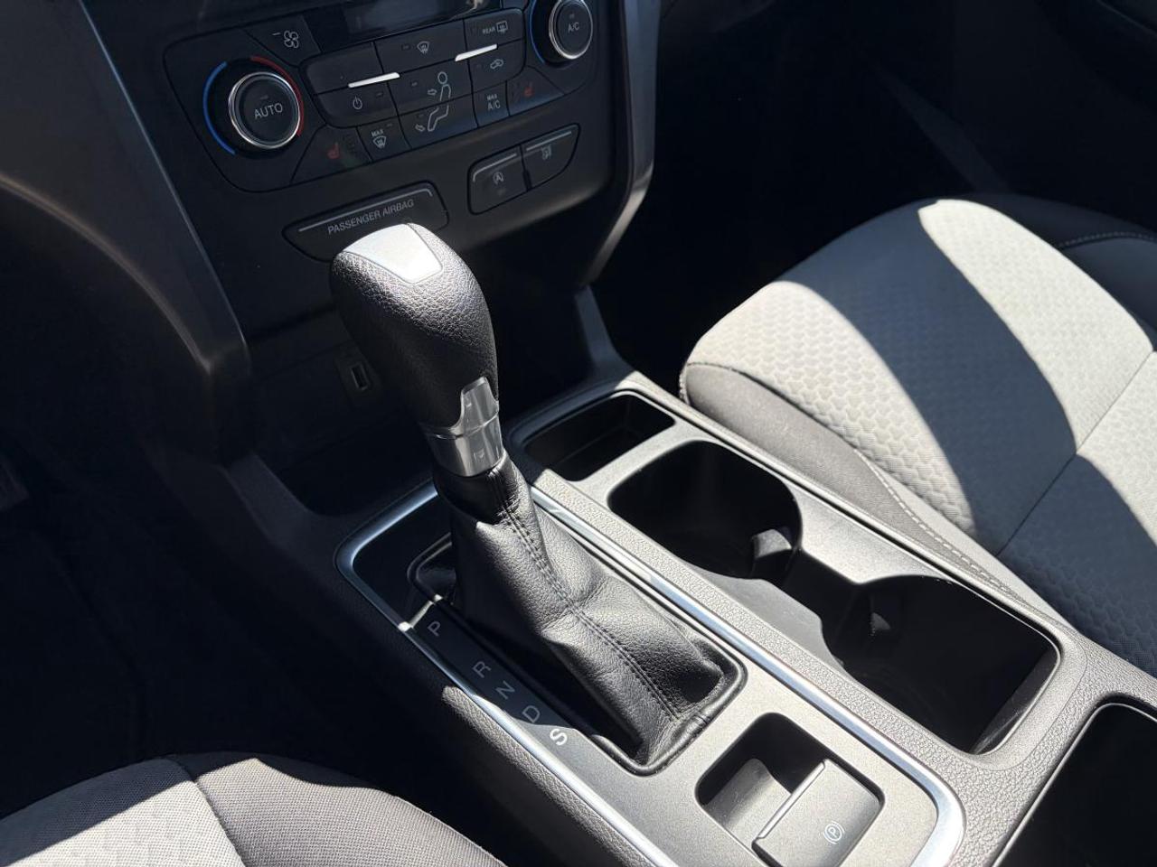 2017 Ford Escape SE Photo