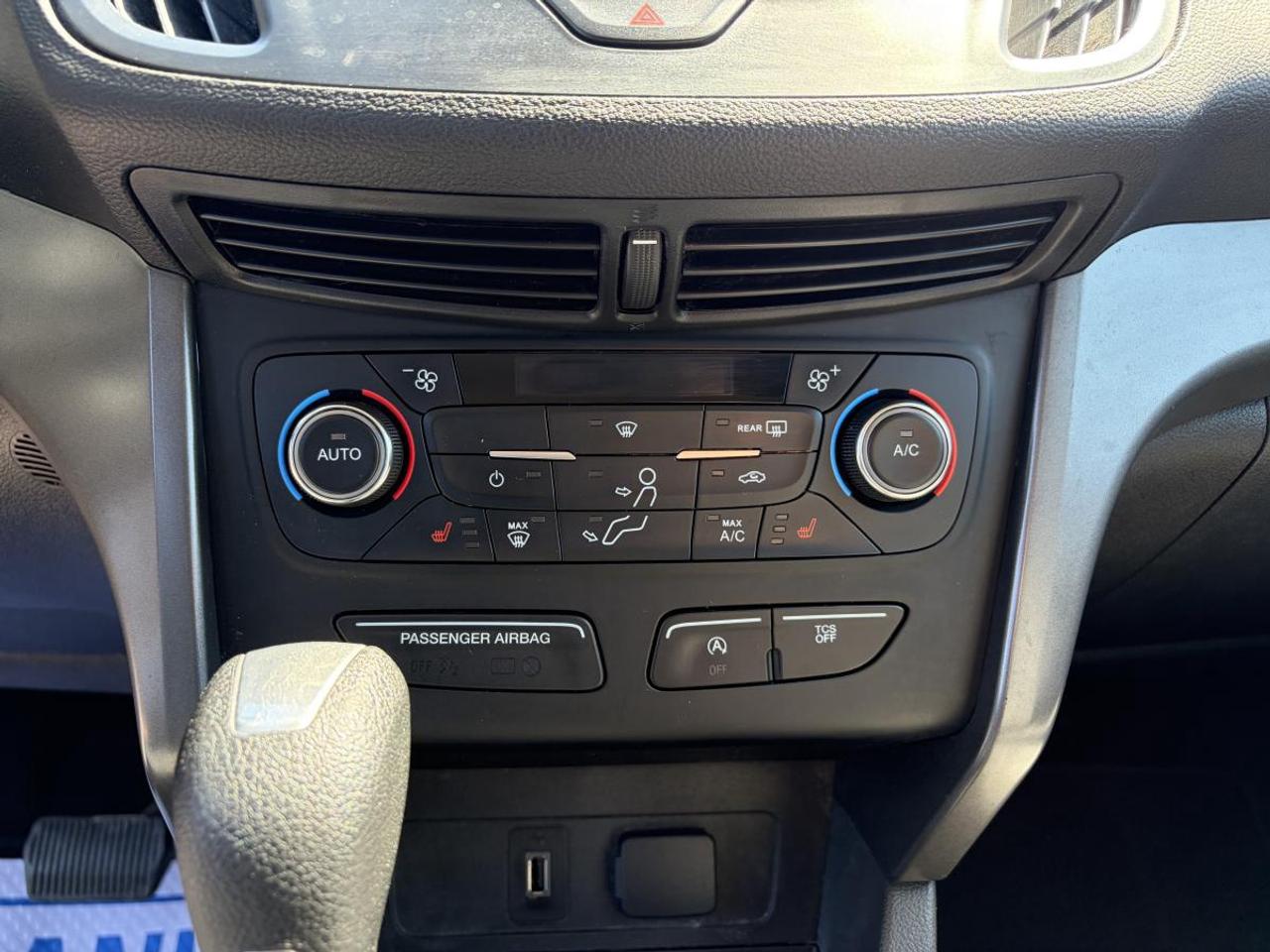 2017 Ford Escape SE Photo