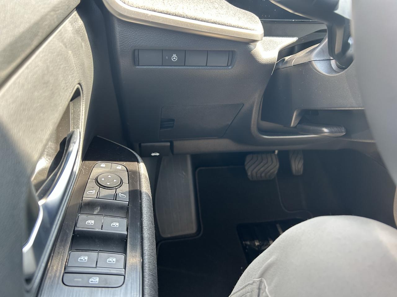 2026 Nissan Kicks SV Photo