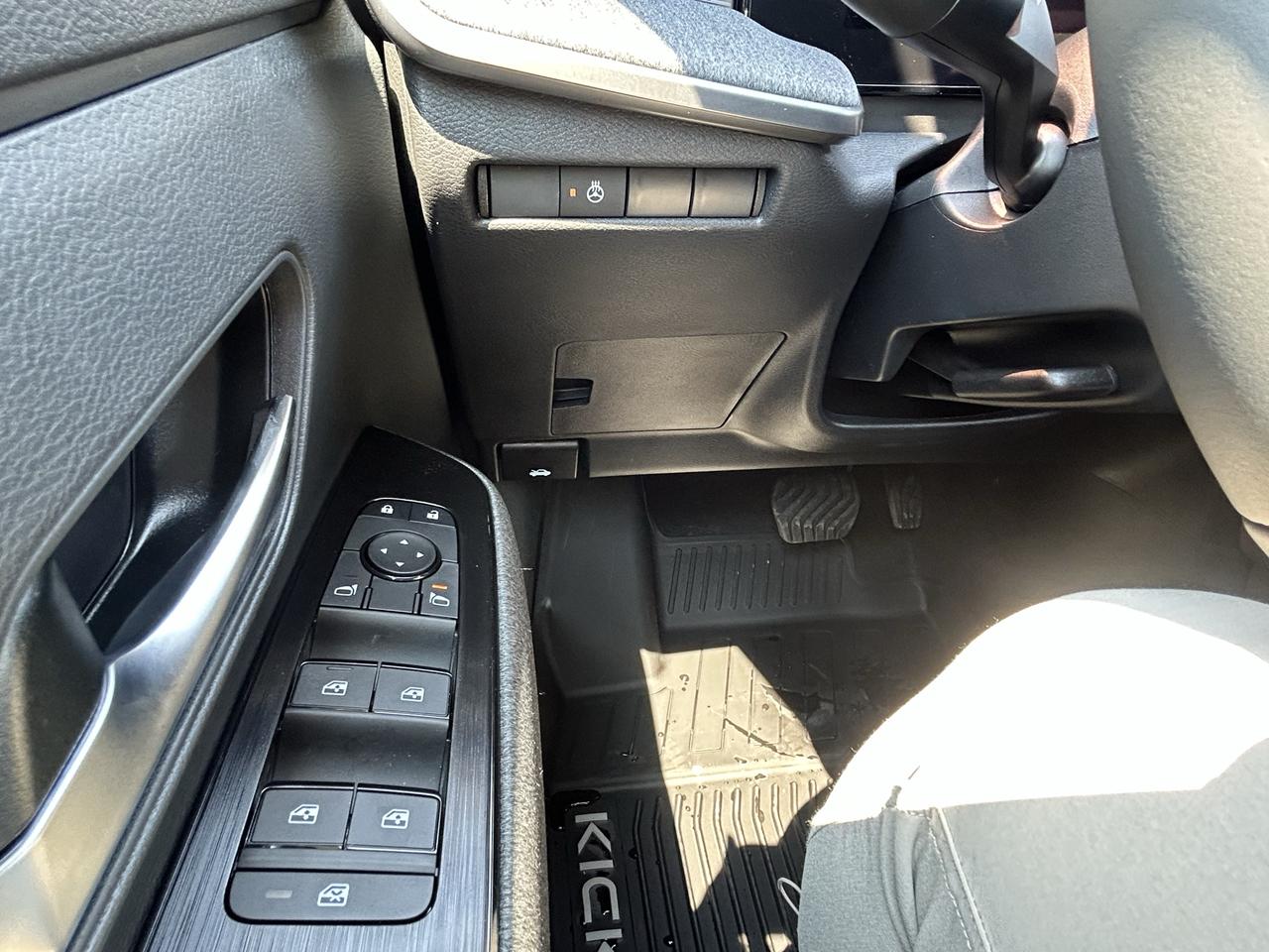 2026 Nissan Kicks SV Photo