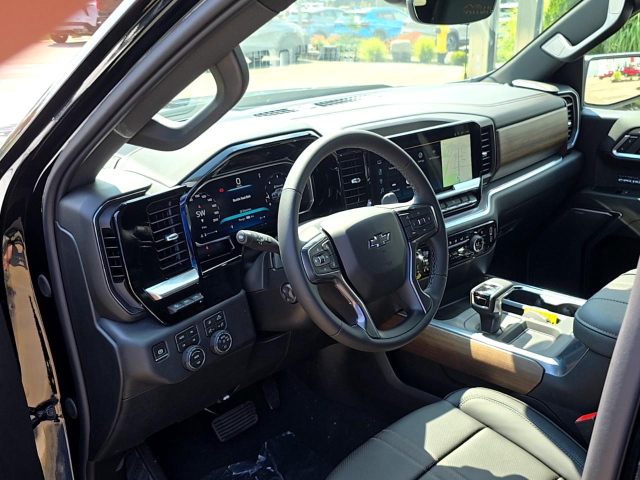 2026 Chevrolet Silverado 1500 Crew Cab Short Box 4-Wheel Drive High Country Photo