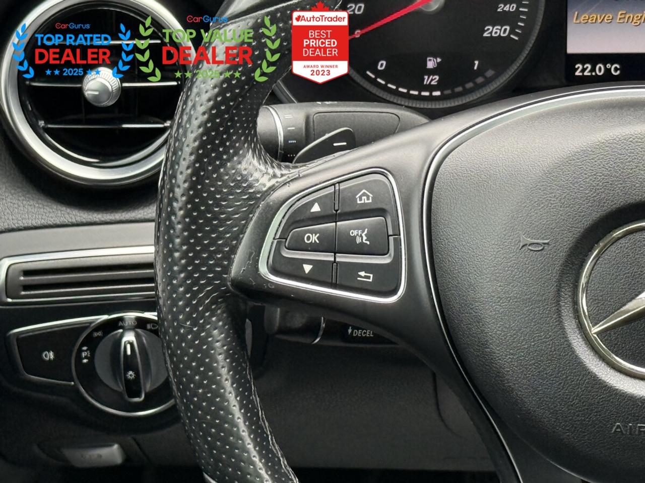 2015 Mercedes-Benz C-Class PREMIUM PKG | LOW KM | PANO | REAR CAMERA Photo