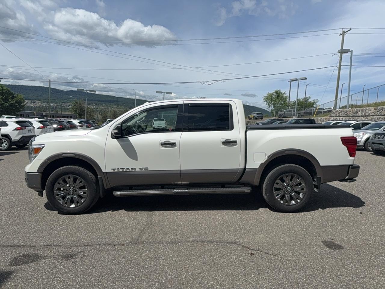 2018 Nissan Titan Platinum Reserve Photo3