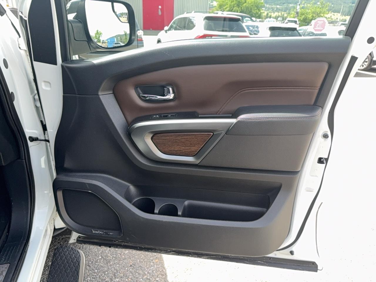 2018 Nissan Titan Platinum Reserve Photo