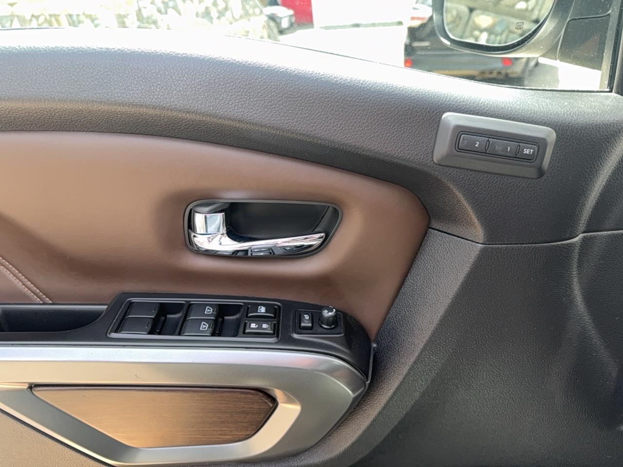 2018 Nissan Titan Platinum Reserve Photo