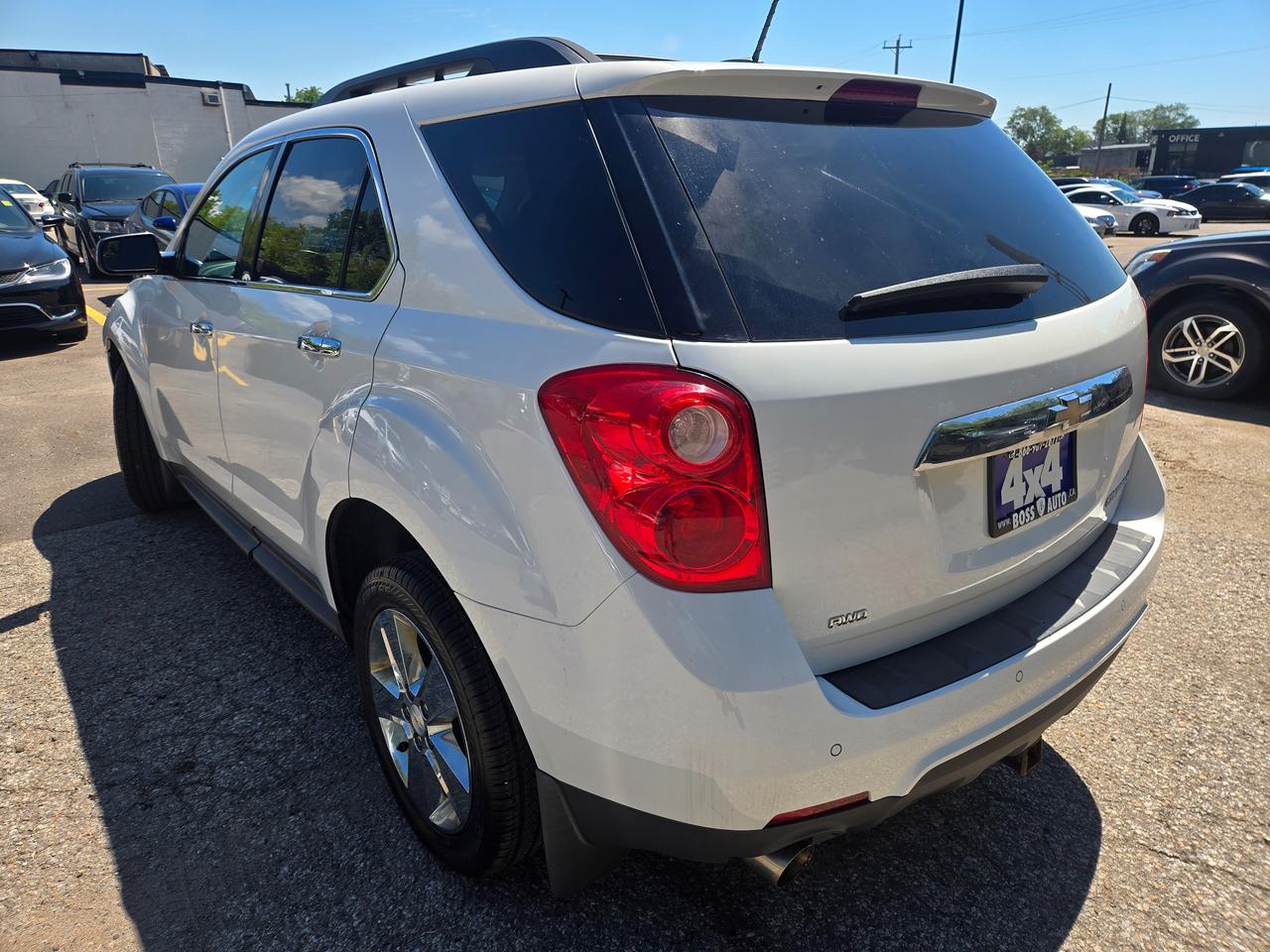2015 Chevrolet Equinox LT Photo2
