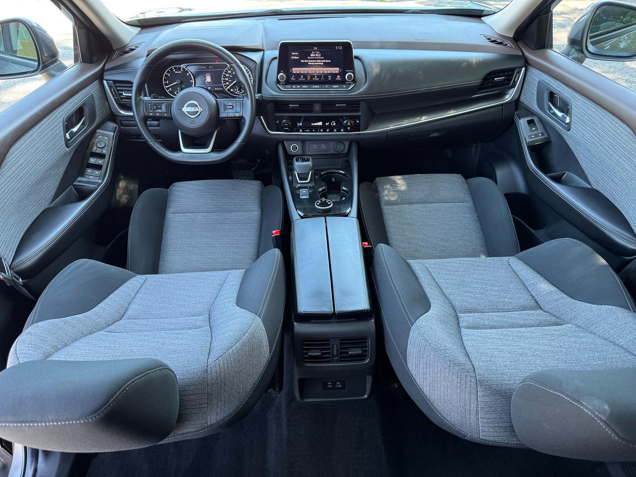 2023 Nissan Rogue SV Moonroof AWD+ONE OWNER+CLEAN CARFAX Photo5