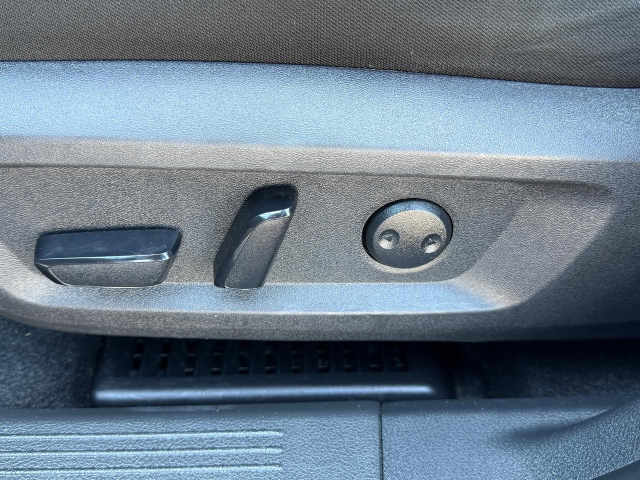 2023 Nissan Rogue SV Moonroof AWD+ONE OWNER+CLEAN CARFAX Photo