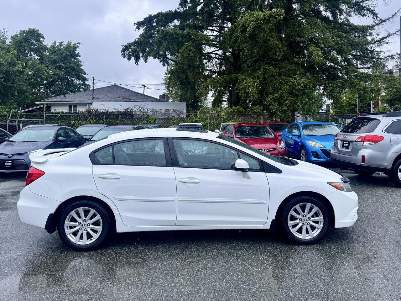 2012 Honda Civic FINANCING AVAILABLE Photo4