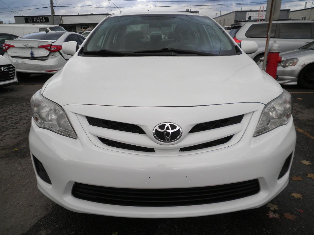 2012 Toyota Corolla CE Photo2