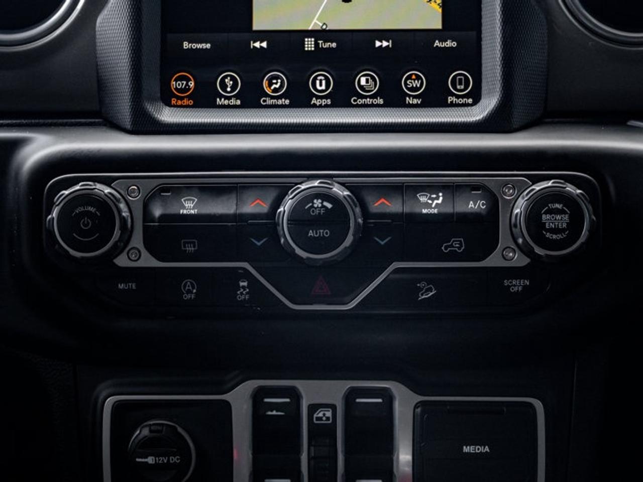 2018 Jeep Wrangler Unlimited Sahara Photo