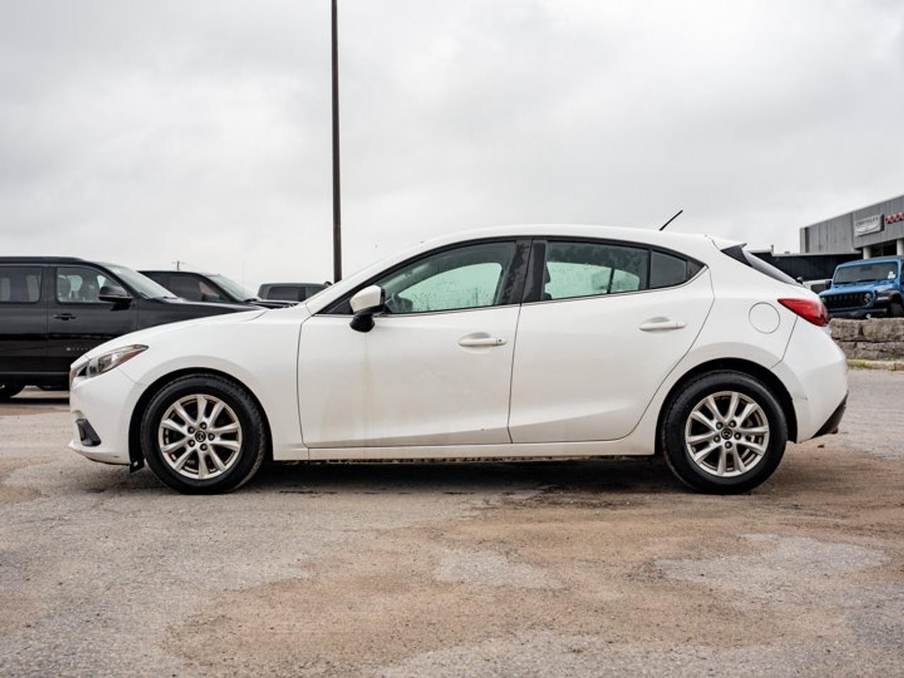 2016 Mazda MAZDA3 GS Photo