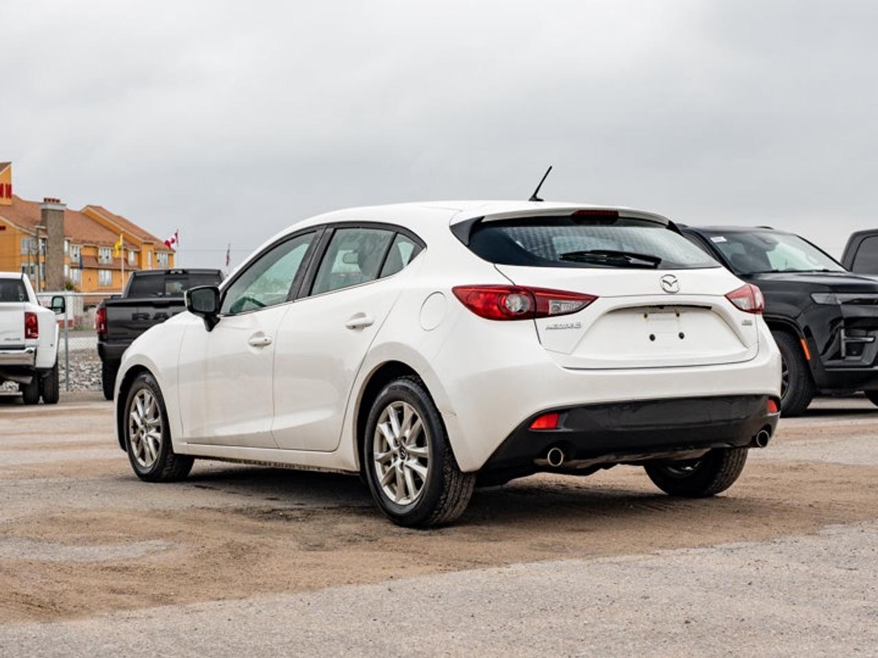 2016 Mazda MAZDA3 GS Photo