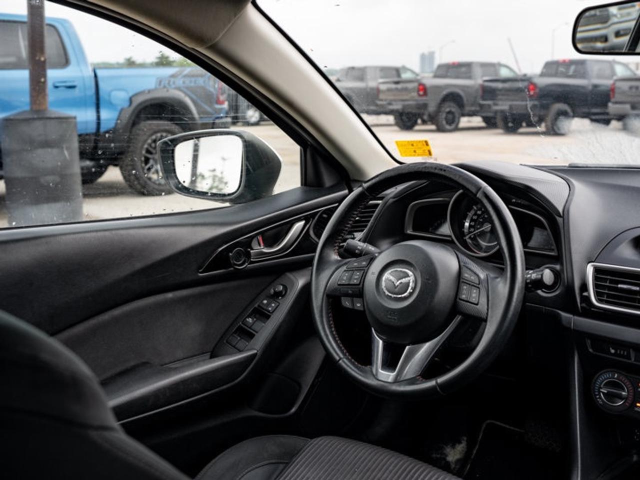 2016 Mazda MAZDA3 GS Photo