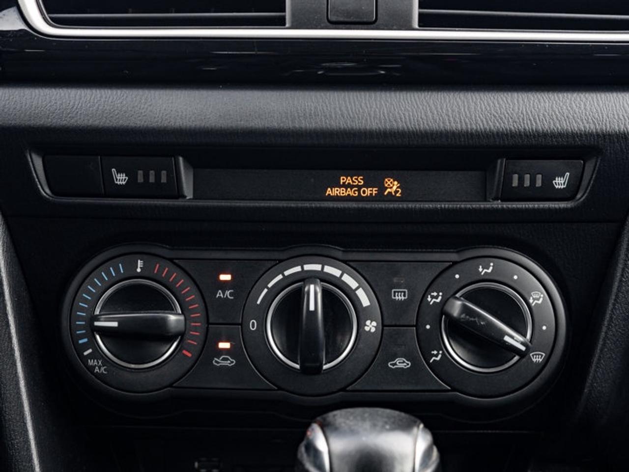 2016 Mazda MAZDA3 GS Photo