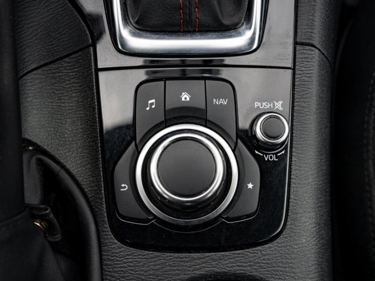 2016 Mazda MAZDA3 GS Photo