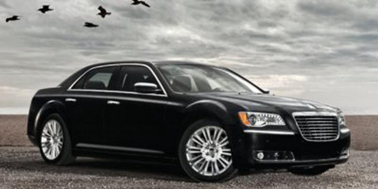 Large Cars, 4dr Sdn 300C AWD, 5-Speed Automatic w/OD, Regular Unleaded V-8 5.7 L/345
