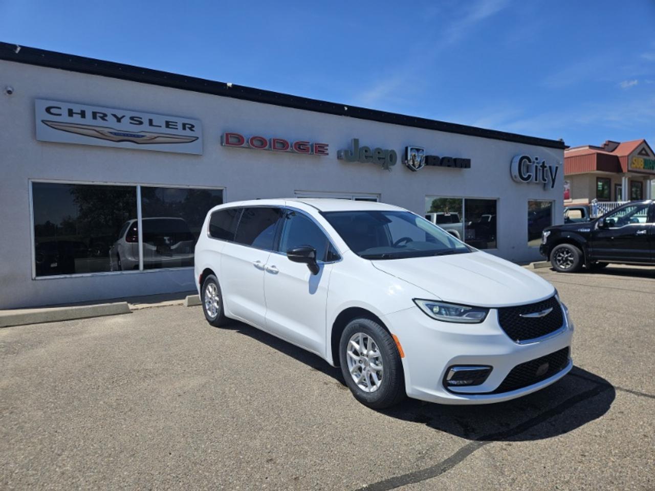 Used 2024 Chrysler Pacifica Touring-L for sale in Medicine Hat, AB