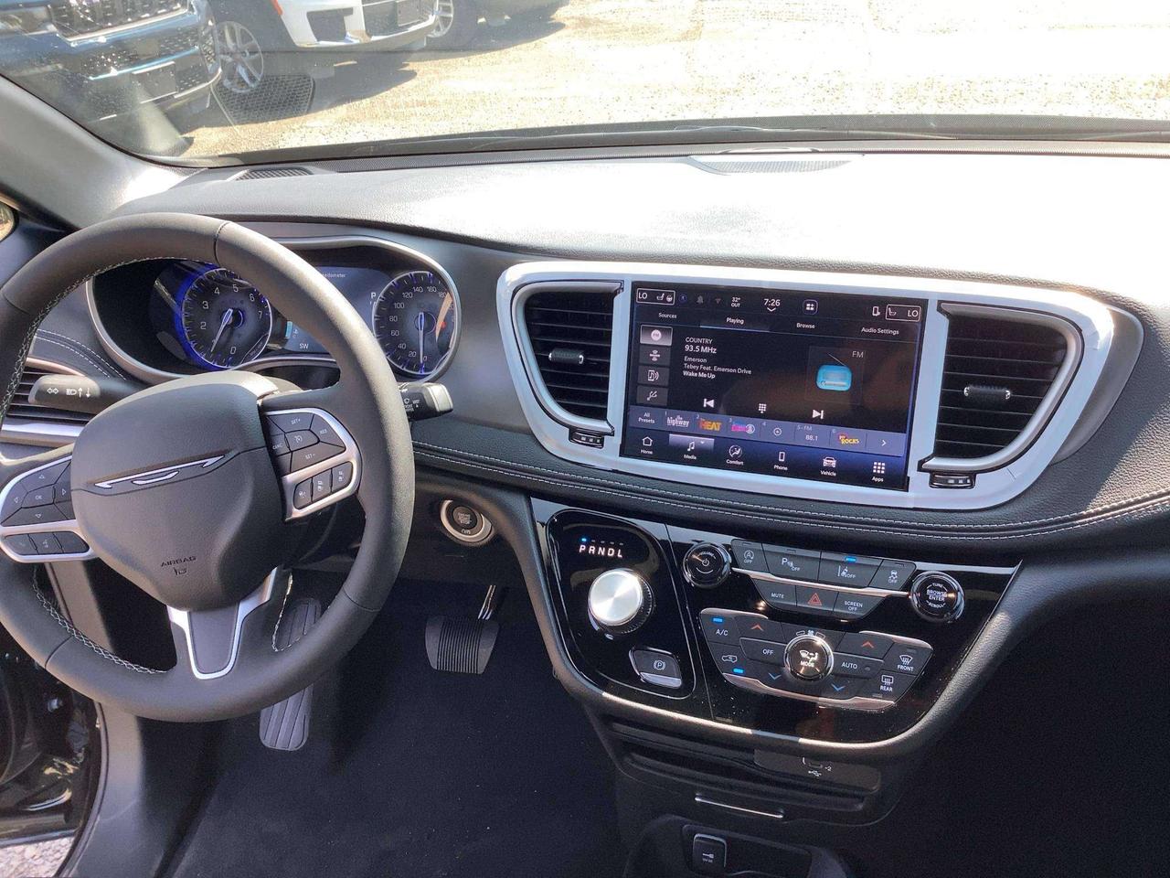 2027 Chrysler Pacifica SELECT AWD | Leather | Sunroof | S APP PKG Photo