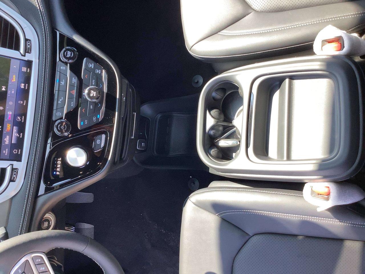 2027 Chrysler Pacifica SELECT AWD | Leather | Sunroof | S APP PKG Photo