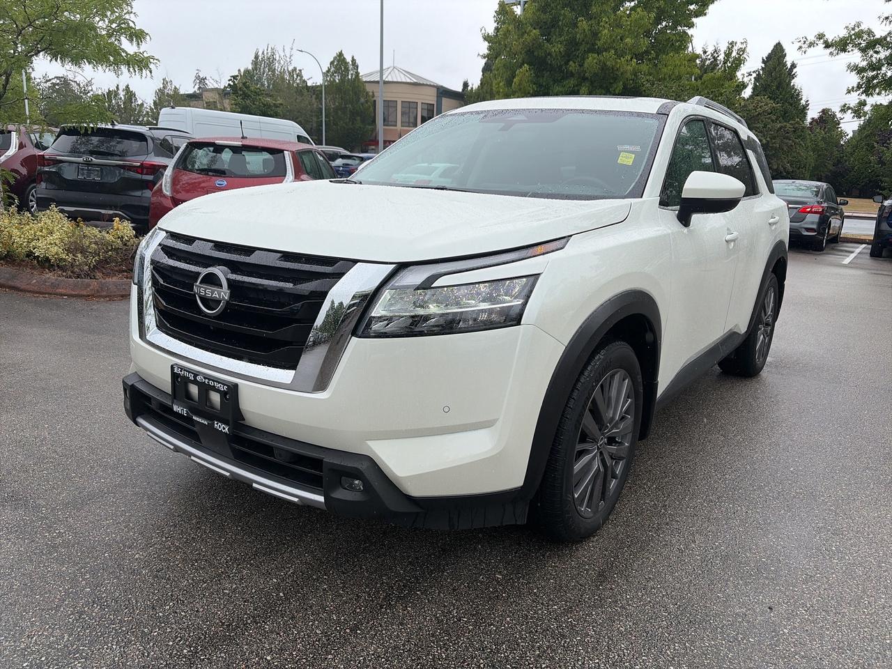 Used 2024 Nissan Pathfinder SL 4WD DEALER SERVICED! for sale in Surrey, BC