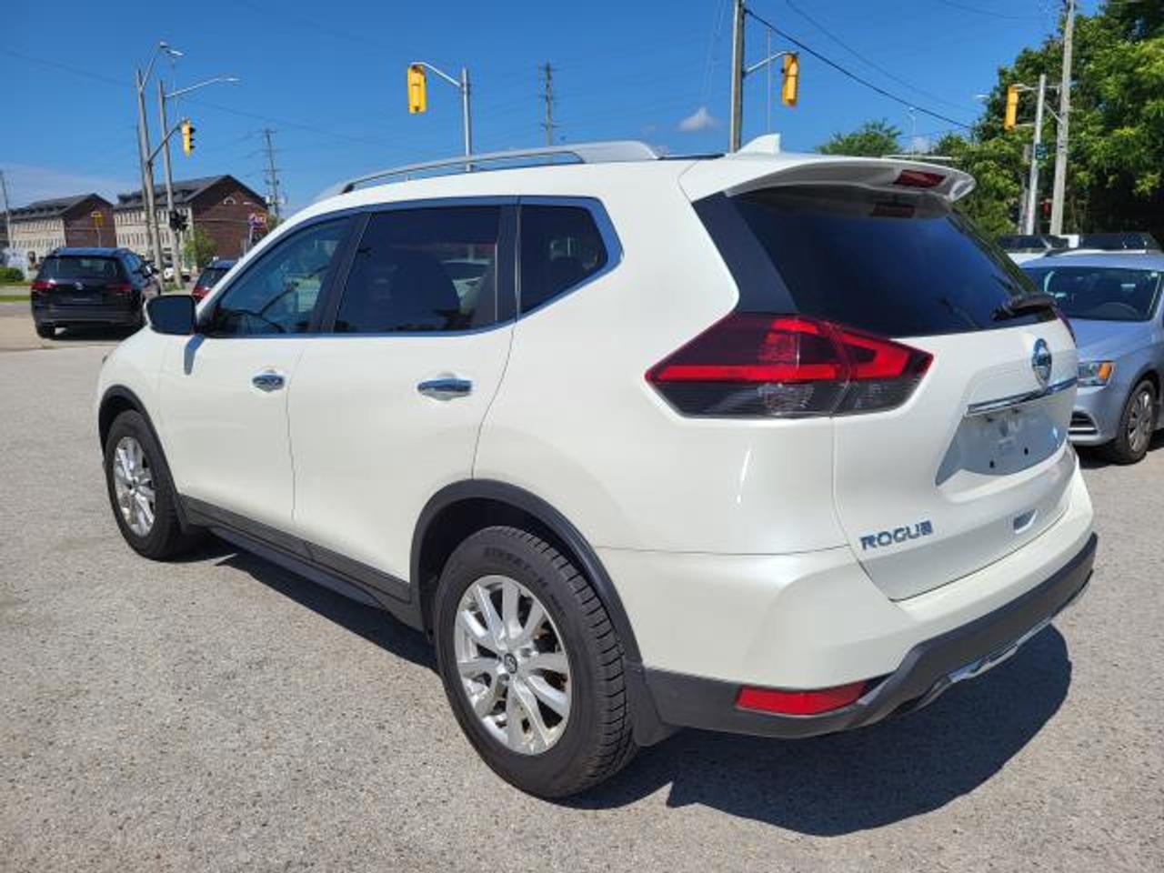 2018 Nissan Rogue SV 2WD Photo