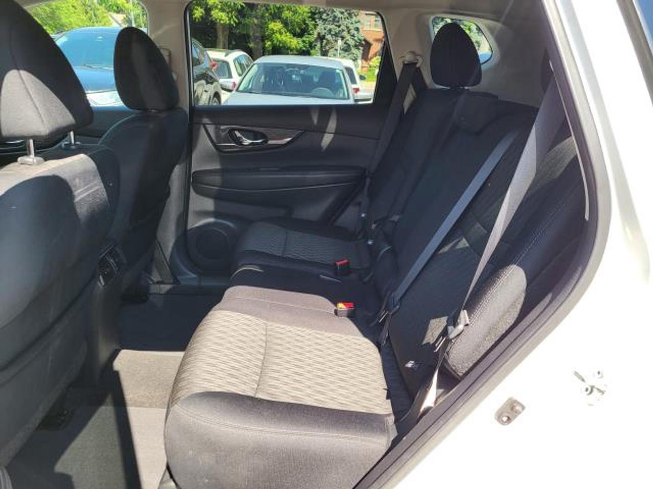 2018 Nissan Rogue SV 2WD Photo
