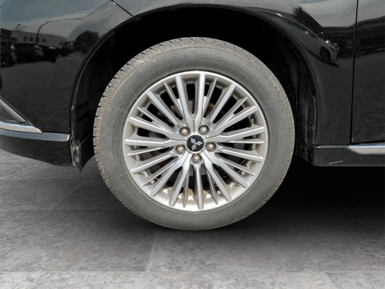 2020 Mitsubishi Outlander Phev SEL Photo