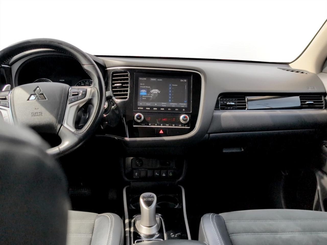 2020 Mitsubishi Outlander Phev SEL Photo