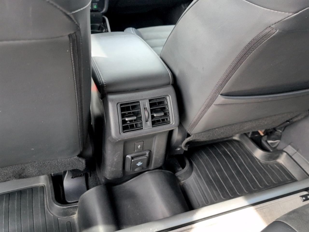 2020 Mitsubishi Outlander Phev SEL Photo
