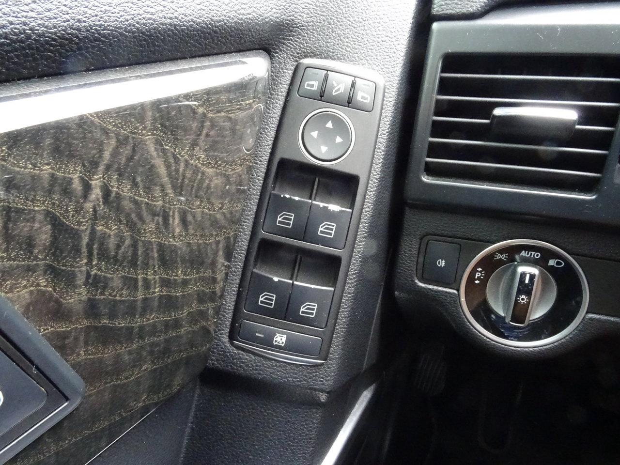 2012 Mercedes-Benz GLK-Class GLK 350 Photo