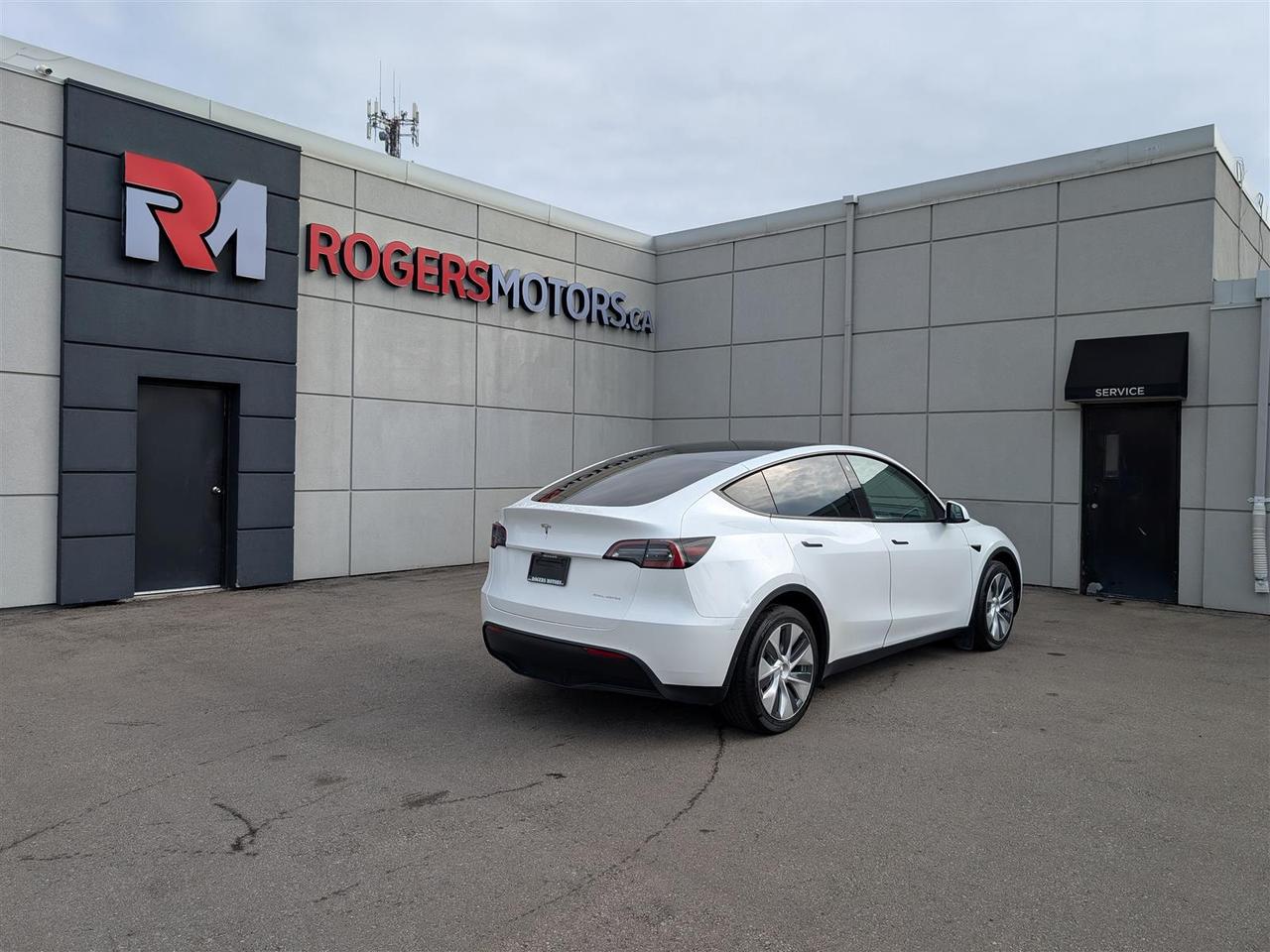 2022 Tesla Model Y LONG RANGE AWD - WHITE INTERIOR - DUAL MOTOR Photo