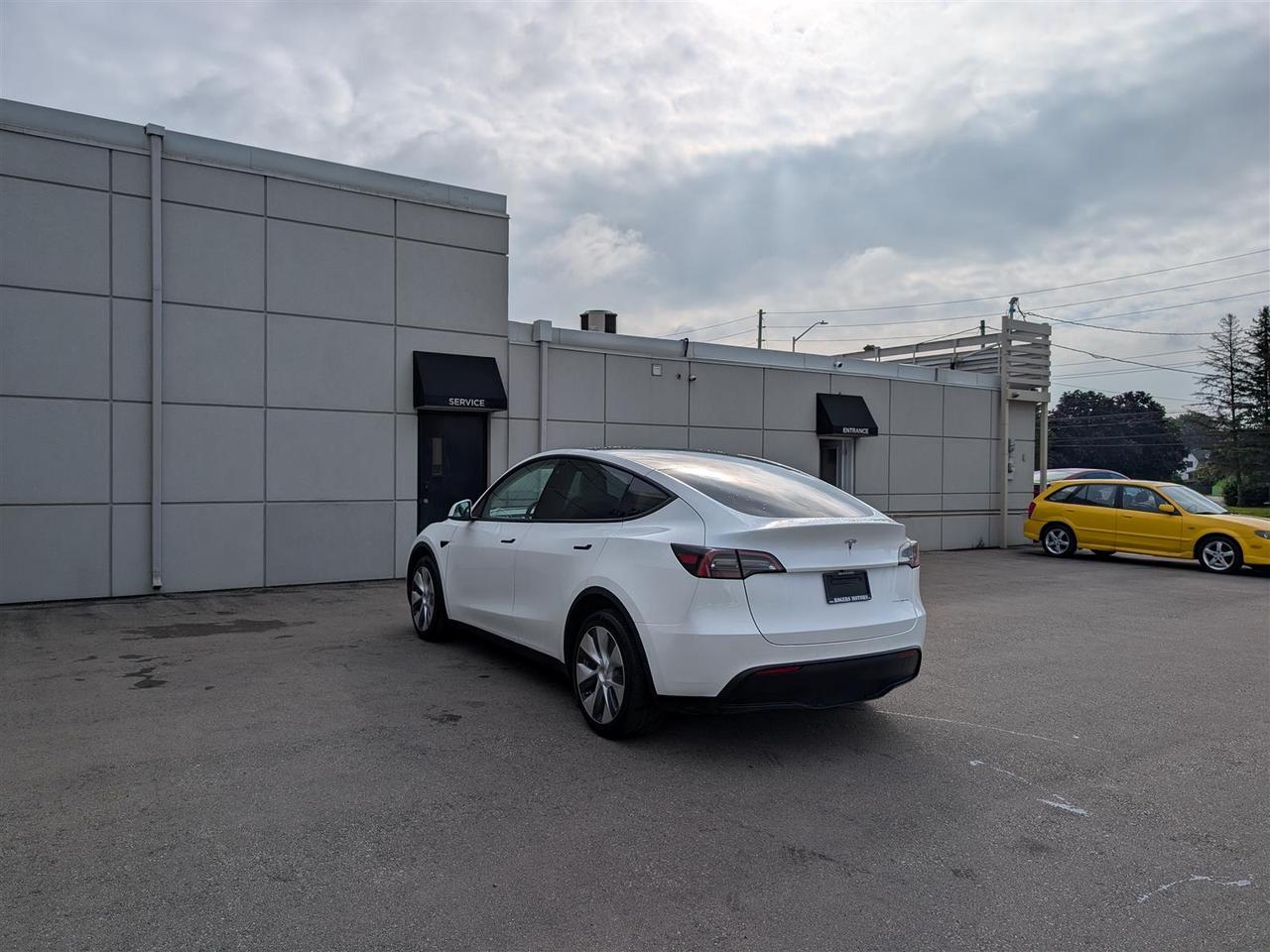 2022 Tesla Model Y LONG RANGE AWD - WHITE INTERIOR - DUAL MOTOR Photo