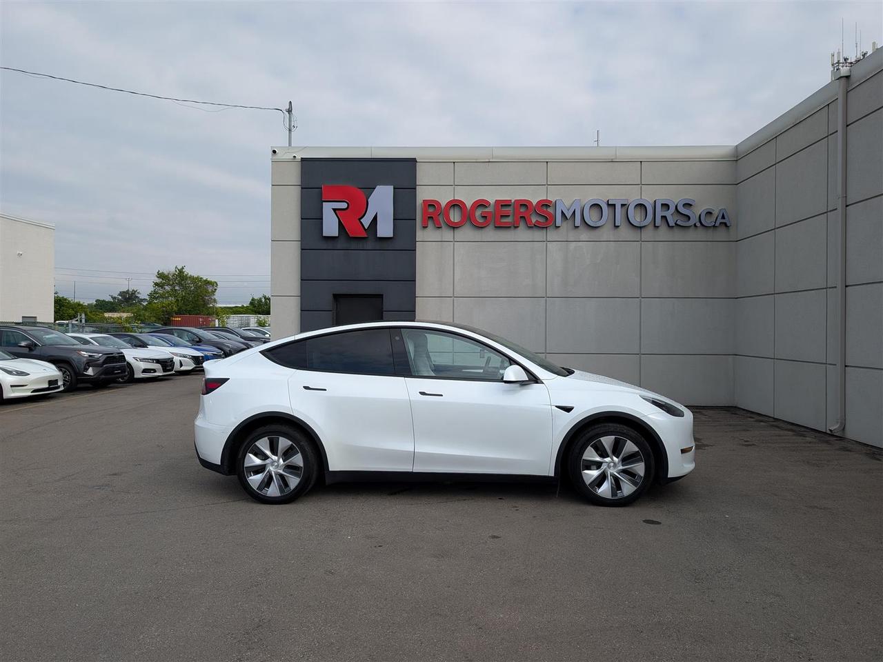 2022 Tesla Model Y LONG RANGE AWD - WHITE INTERIOR - DUAL MOTOR Photo