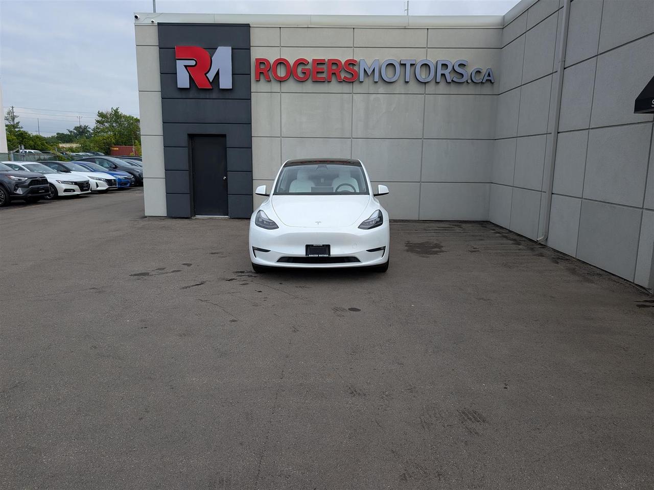 2022 Tesla Model Y LONG RANGE AWD - WHITE INTERIOR - DUAL MOTOR Photo