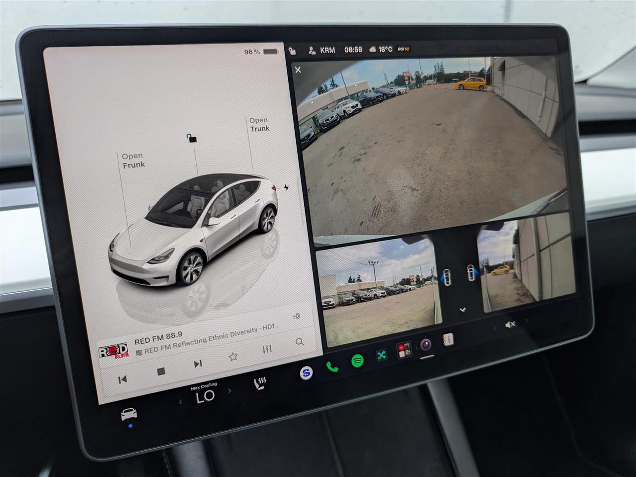 2022 Tesla Model Y LONG RANGE AWD - WHITE INTERIOR - DUAL MOTOR Photo