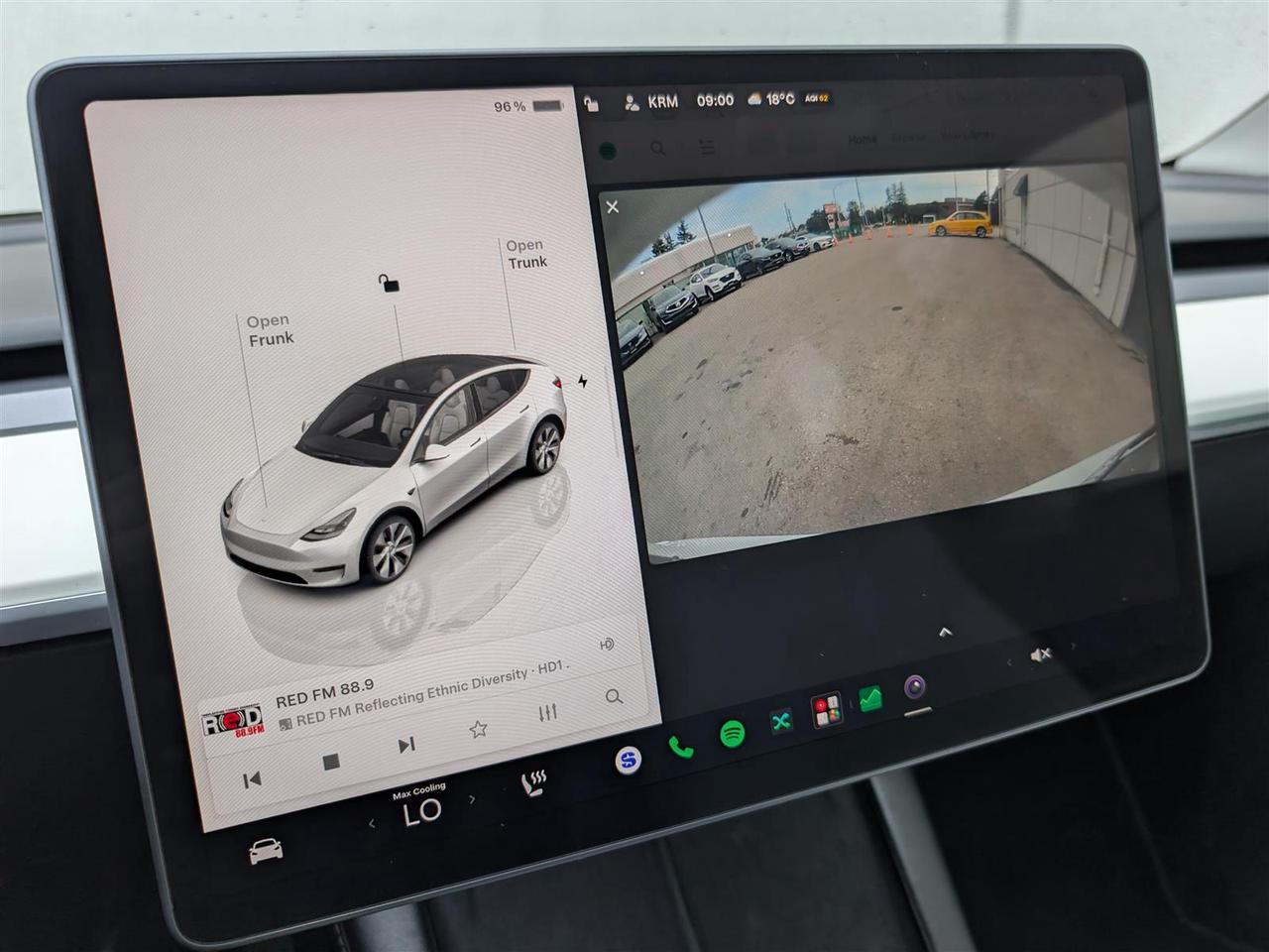 2022 Tesla Model Y LONG RANGE AWD - WHITE INTERIOR - DUAL MOTOR Photo