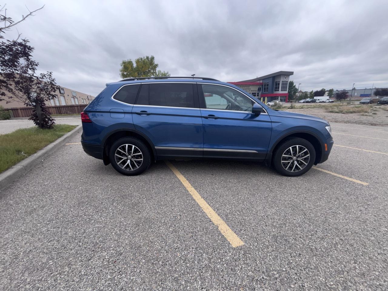2020 Volkswagen Tiguan COMFORTLINE - Photo #2