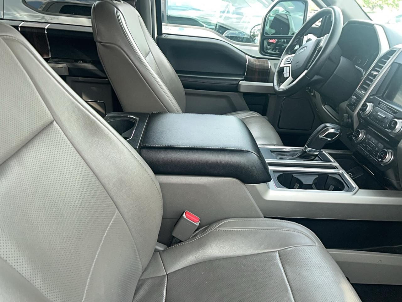 2017 Ford F-150 Lariat Photo