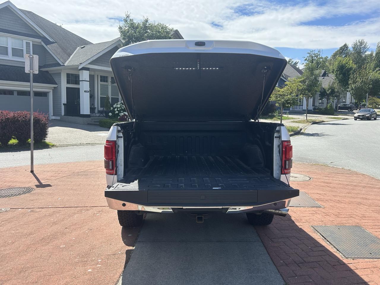 2017 Ford F-150 Lariat Photo