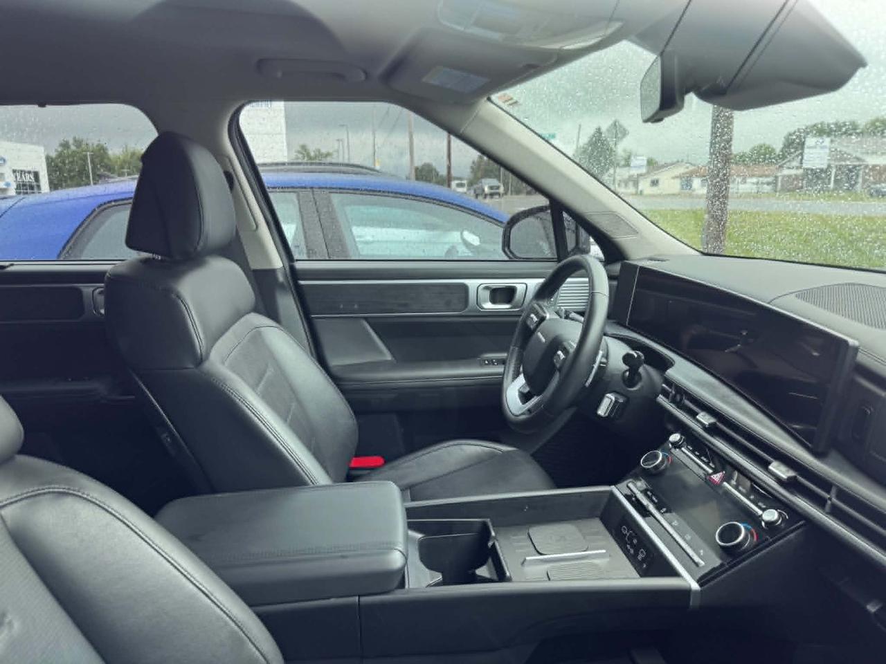 2025 Hyundai Santa Fe Luxury Photo2