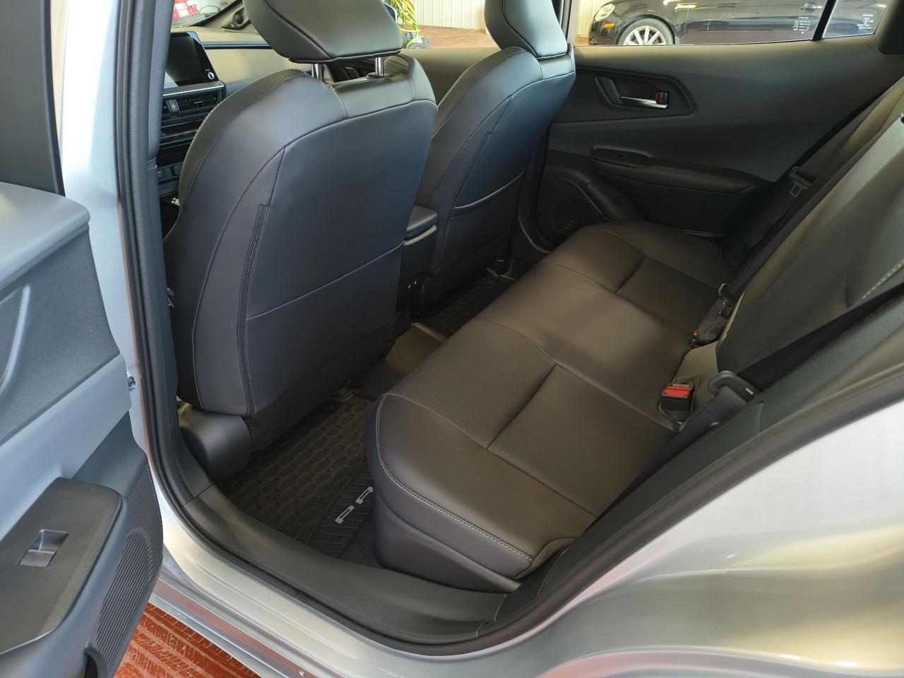 2025 Toyota Prius Limited Photo0