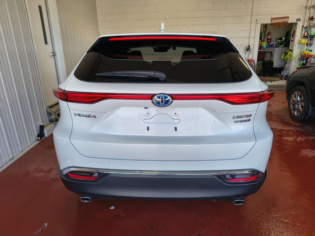 2021 Toyota Venza LIMITED AWD Photo
