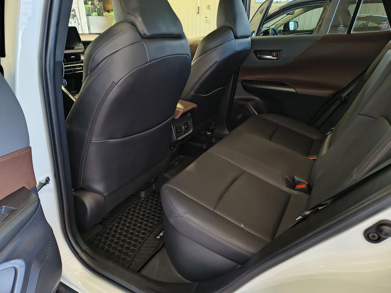 2021 Toyota Venza LIMITED AWD Photo0