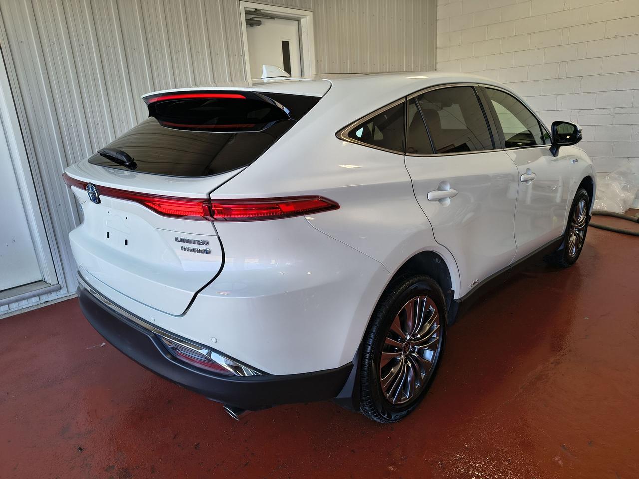 2021 Toyota Venza LIMITED AWD Photo