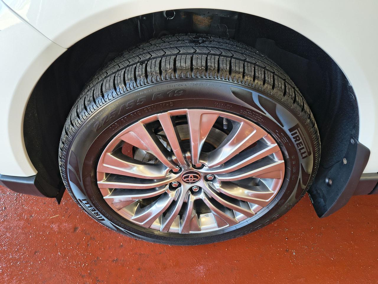 2021 Toyota Venza LIMITED AWD Photo0
